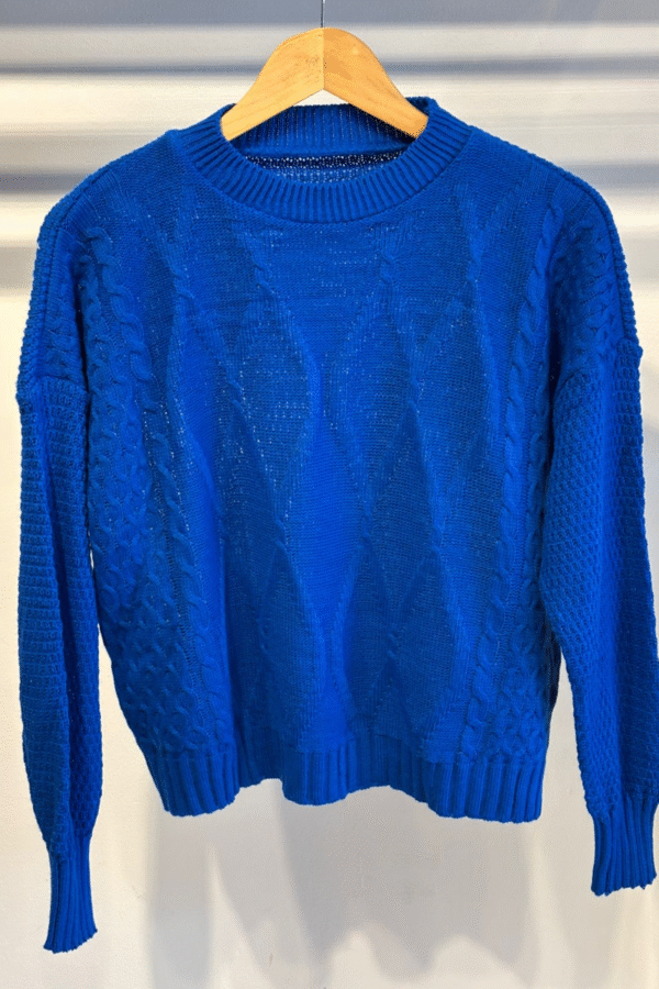 SWEATER ROMBOS CENTRALES Y TRENZAS LATERAL - Imagen 2