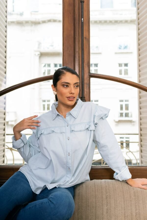 CAMISA DE JEANS CON VOLADOS EN HOMBROS - Imagen 3