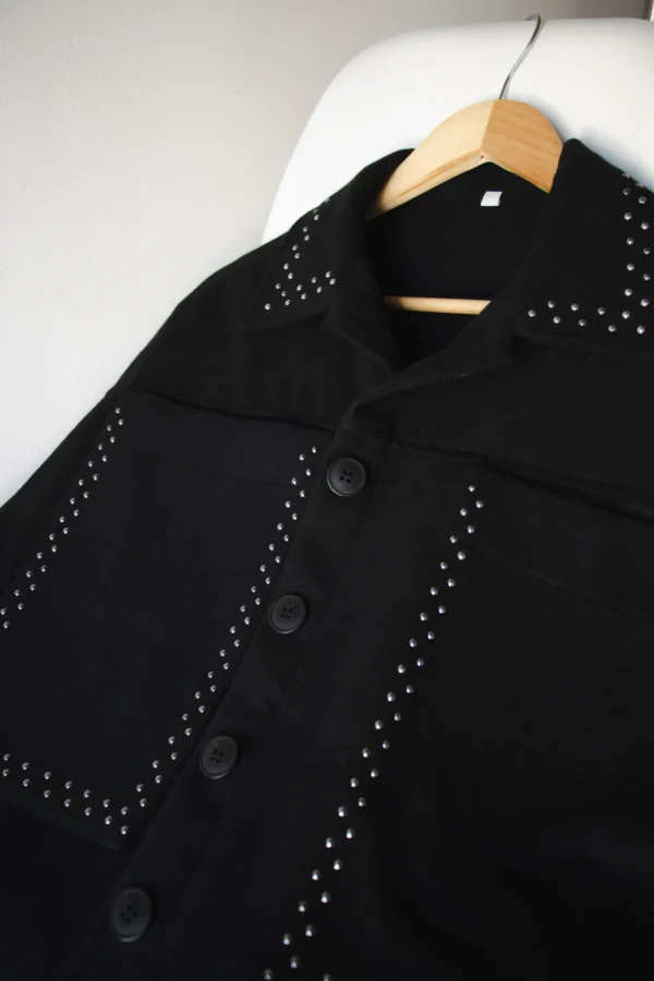 CHAQUETA DE PAÑO CON TACHAS
