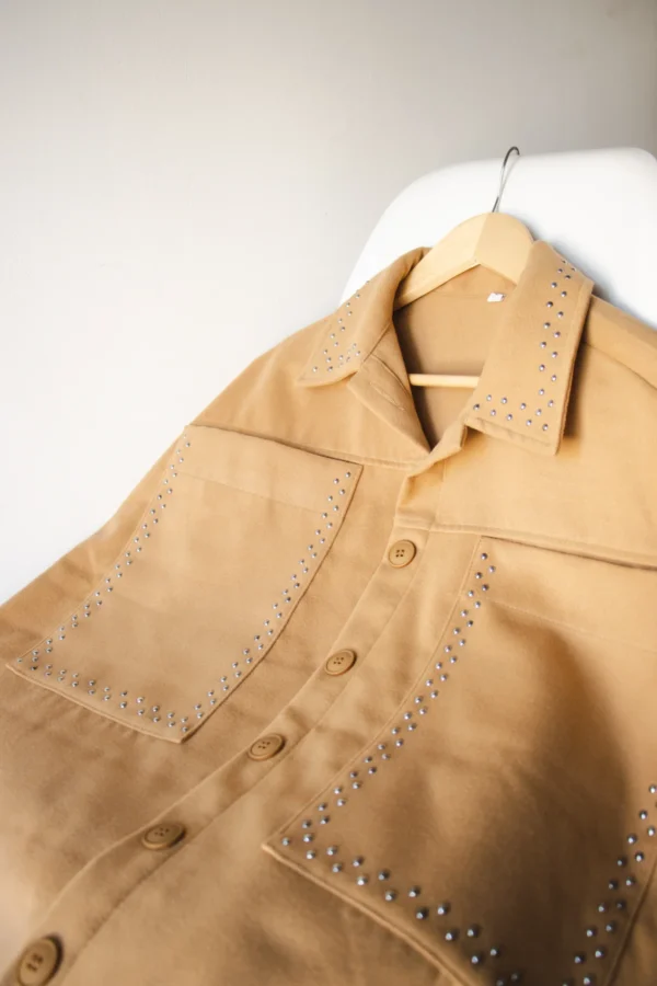 CHAQUETA DE PAÑO CON TACHAS