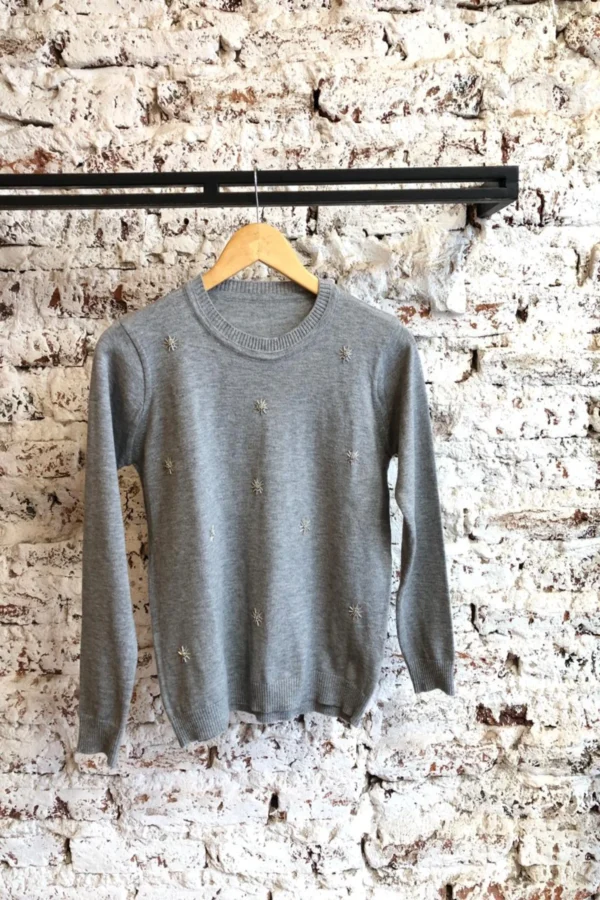 SWEATER CON ESTRELLITAS SALPICADAS - Imagen 2