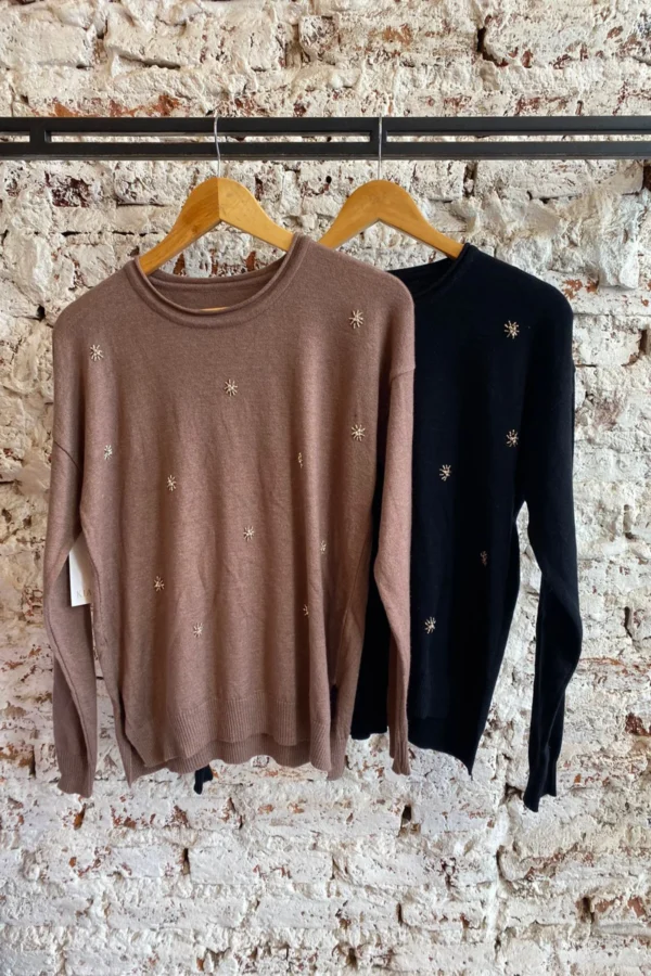 SWEATER CON ESTRELLITAS SALPICADAS - Imagen 3