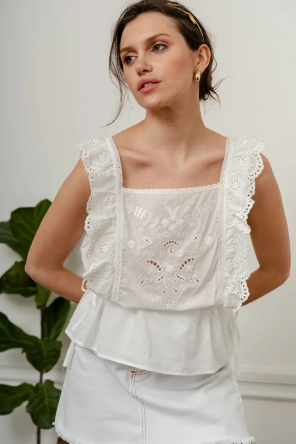 MUSCULOSA ESCOTE CUADRADO