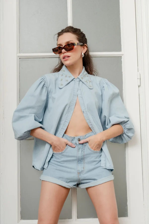 CAMISA DE JEANS CUELLO BABY BORDADO - Imagen 5