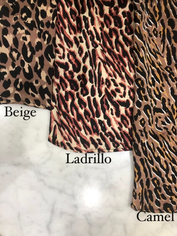 MUSCULOSA ESCOTE V ANIMAL PRINT - Imagen 3