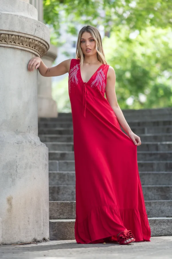 VESTIDO LARGO CON DIBUJO DE FUEGUITO EN TAZAS