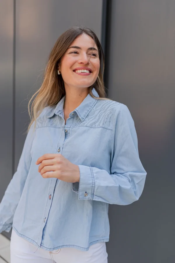 CAMISA JEANS TACHAS ANIMAL PRINT