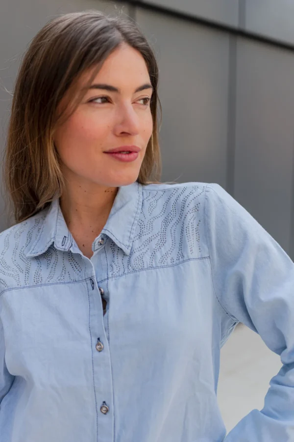 CAMISA JEANS TACHAS ANIMAL PRINT - Imagen 3