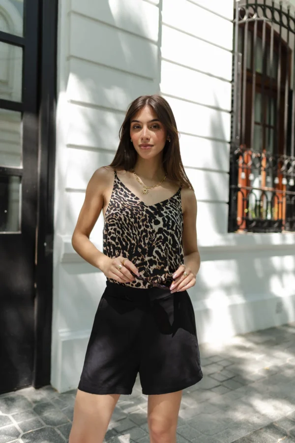 MUSCULOSA ESTAMPADA ESCOTE V - Imagen 2
