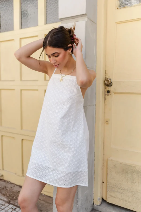 VESTIDO HALTER CON FRENTE BRODERIE - Imagen 5
