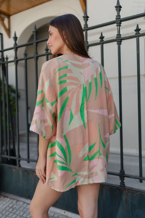 KIMONO CORTO ESTAMPADO HOJAS - Imagen 4