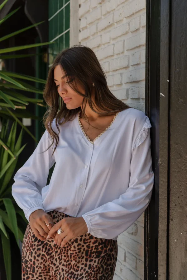 BLUSA ABOTONADA CON PUNTILLA - Imagen 4