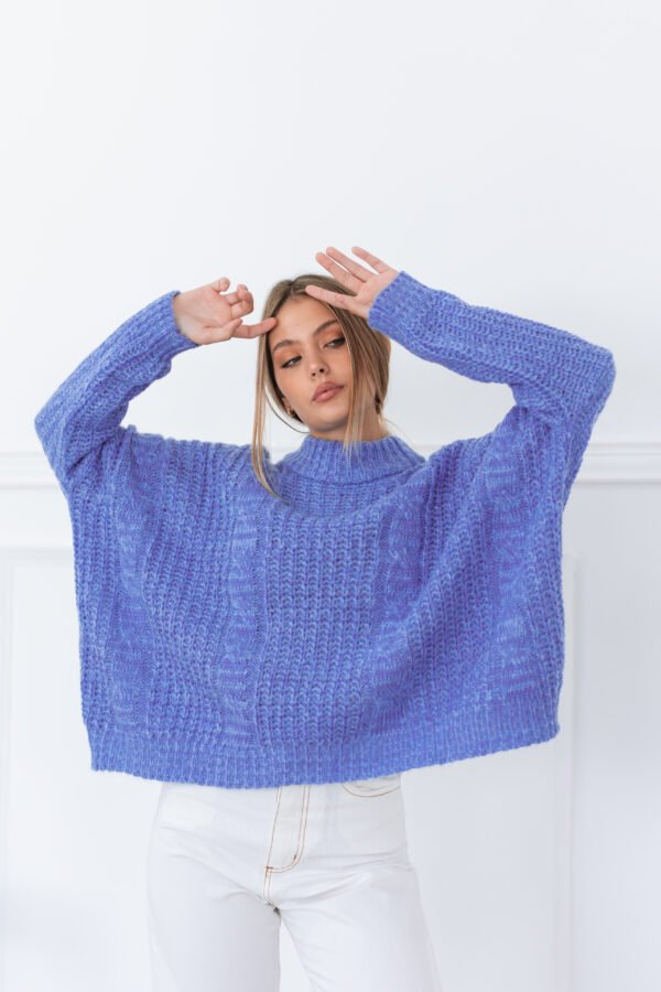 MEDIA POLERA OVERSIZE CON DOS TRENZAS EN DELANTERO